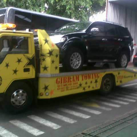 56DEREKTOWING-KIRIM-MOBIL-GRESIK.jpg