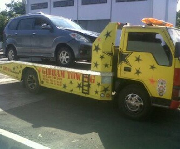 HARGA TARIF BIAYA JASA DEREK TOWING KIRIM MOBIL DI KARANGANYAR 087838339443